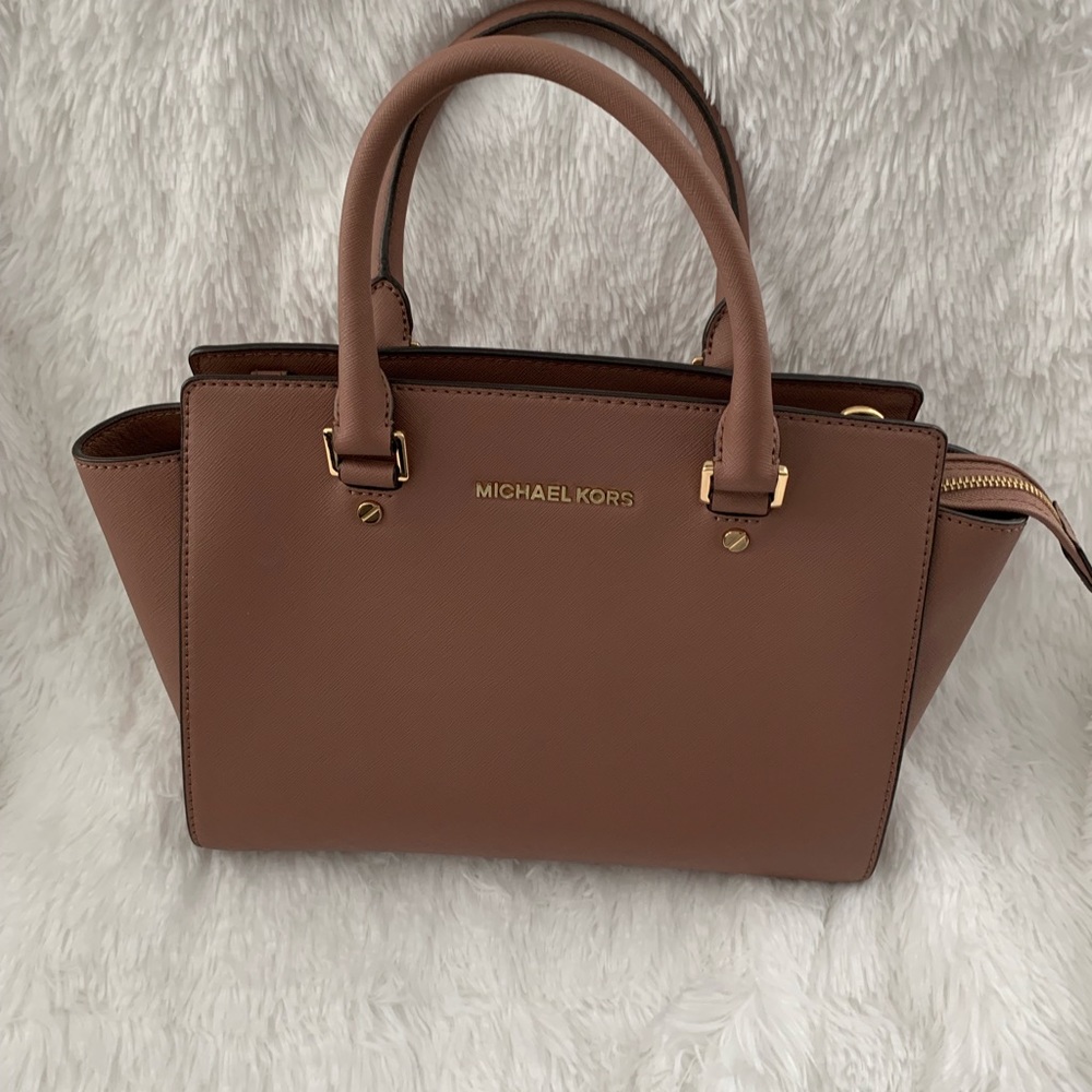 Excellent used condition Michael Kors Purse